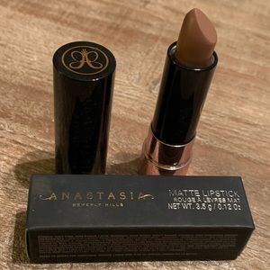 Anastasia Beverly Hills Lipstick-🦄💄♥️
